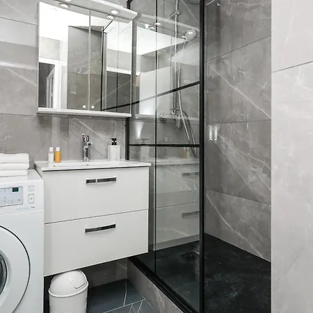 Moderne, Proche Du Parc De La Tete D'or Et De Lyon *